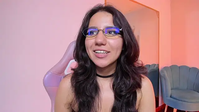 Chat +18 de HollyPeach ao vivo