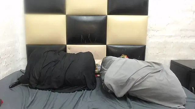 SWEET_MELONSxxx élő XXX-chatje