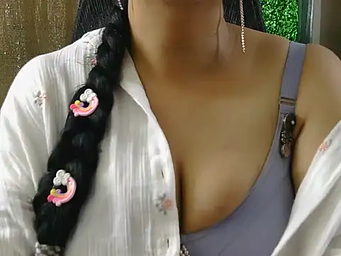 Hot_Sonniyaa élő XXX-chatje