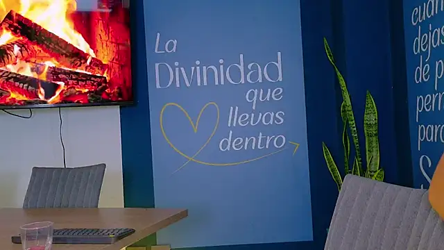 دردشة MiiaCullens الجنسية المباشرة