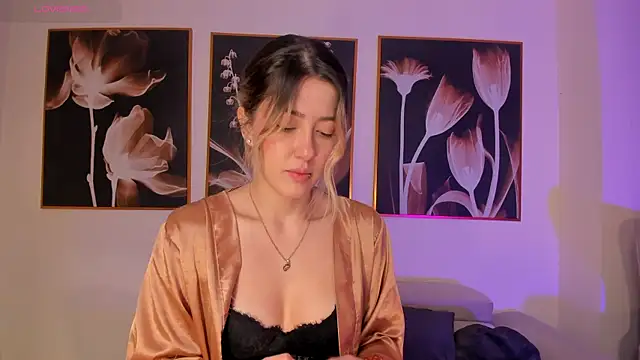 EveBensonX élő XXX-chatje