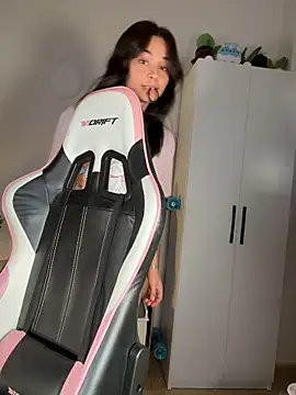 دردشة Adriennesexxx الجنسية المباشرة