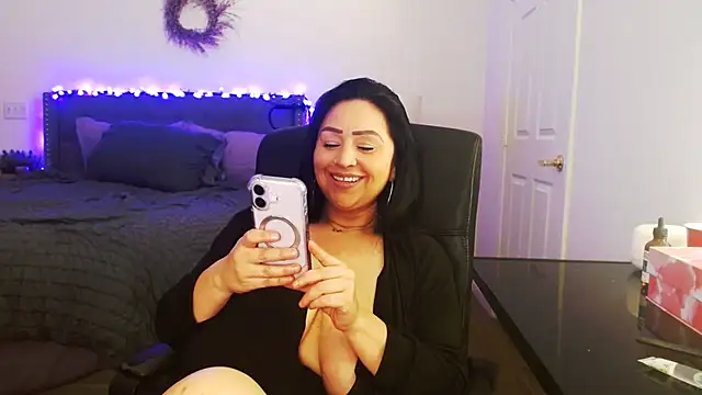 Онлайн чат XXX AlyssiaAmoreXO