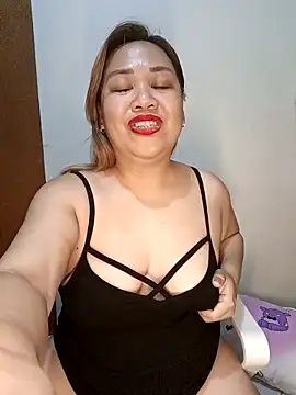 Sweet_asian_kylieのライブXXXチャット