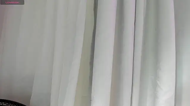 ZarahFoxx's Live XXX Chat