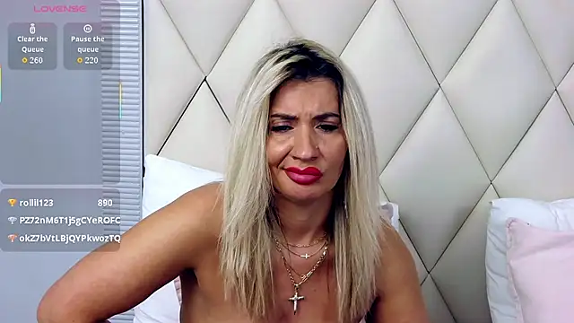 GinaBear Adlı Modelin Web Kamerası Şovu