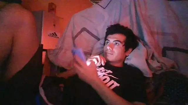 Ortiz3404's Live XXX Chat