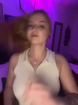 CherryyCheeks লাইভ XXX চ্যাট