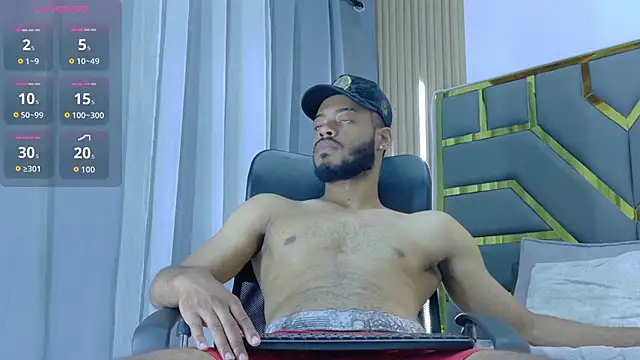 Oliver_bigblack_cock webkamerás műsora