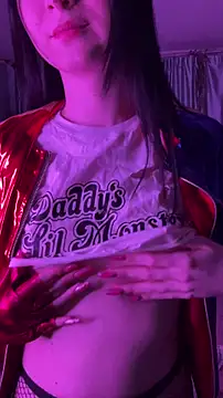 HolyRayLove's Live XXX Chat