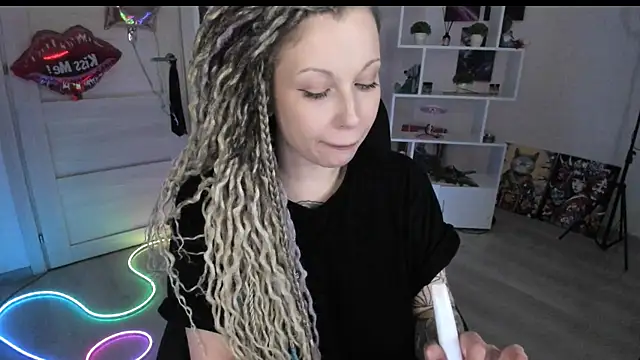 HoneySallyMoore's Live XXX Chat