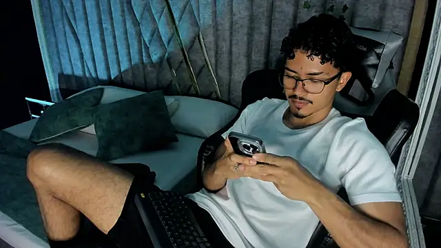 NicolaiKarav Live XXX-chat