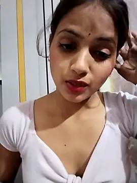 Naina11100's Live XXX Chat