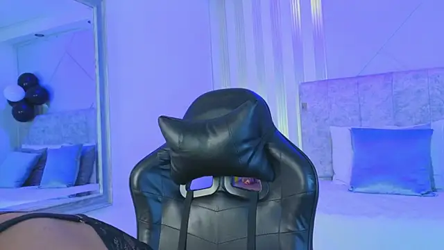 j_belle_'s Live XXX Chat