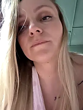 Bondgirl_013's Live XXX Chat