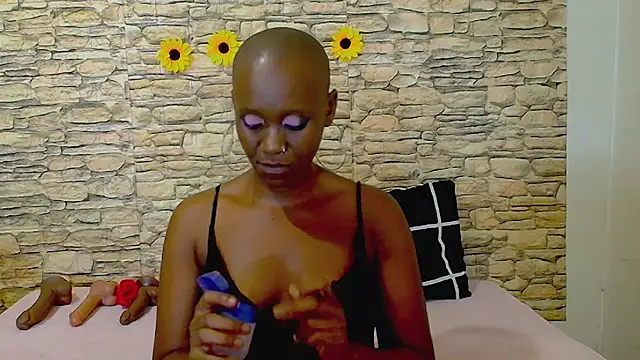 แชท XXX สดของ EbonyOlive69