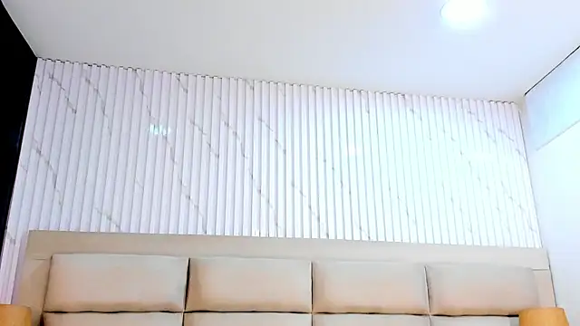 CarolineFyre's Live XXX Chat