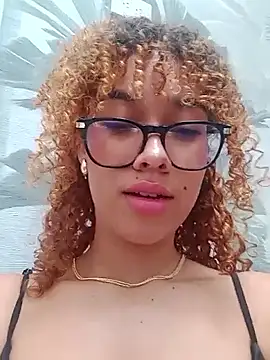 Chat +18 de Sienna_brunette ao vivo