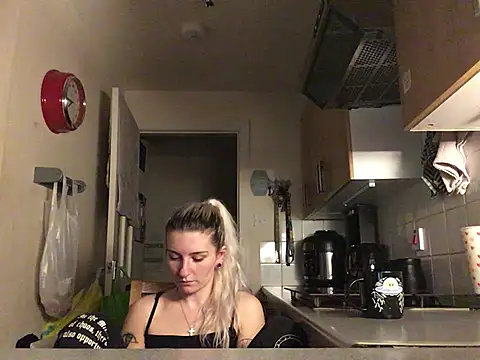 Show modela xxamyleighxx na web-kameri