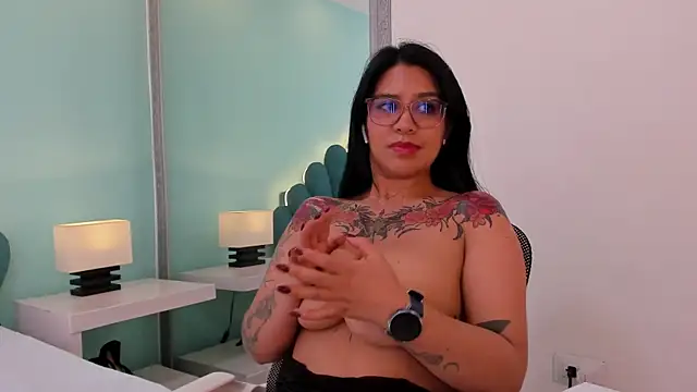 Chat +18 de sharlott18 ao vivo