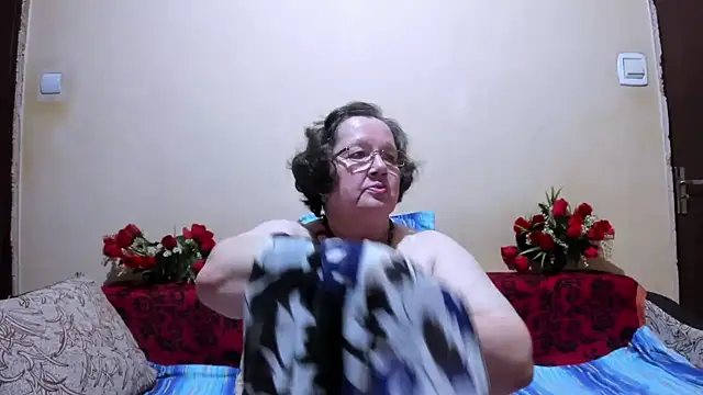 SingleMILF: διαδικτυακό σόου στην κάμερα