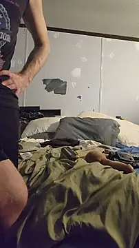 Bi_curious86のライブXXXチャット