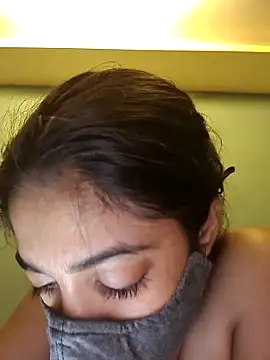 diyam4002のライブXXXチャット