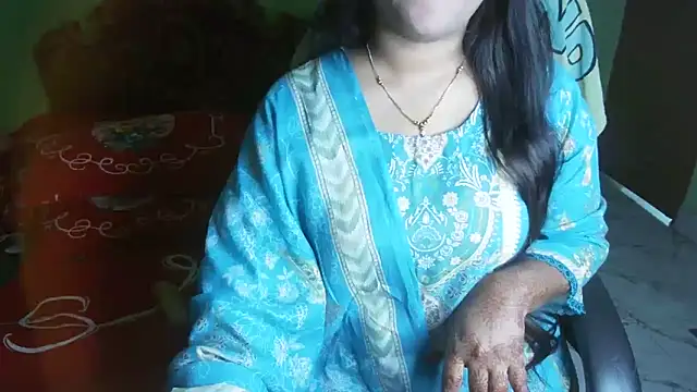 BengaliQueenStar Adlı Modelin Canlı XXX Sohbeti