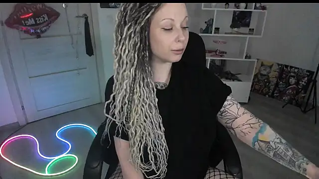 HoneySallyMoore Adlı Modelin Canlı XXX Sohbeti