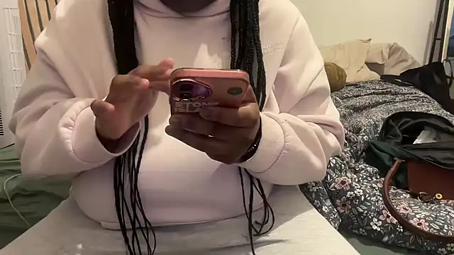 nanaisbackk's Live XXX Chat