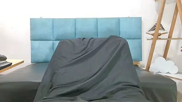 Chat +18 de chirlleyy ao vivo