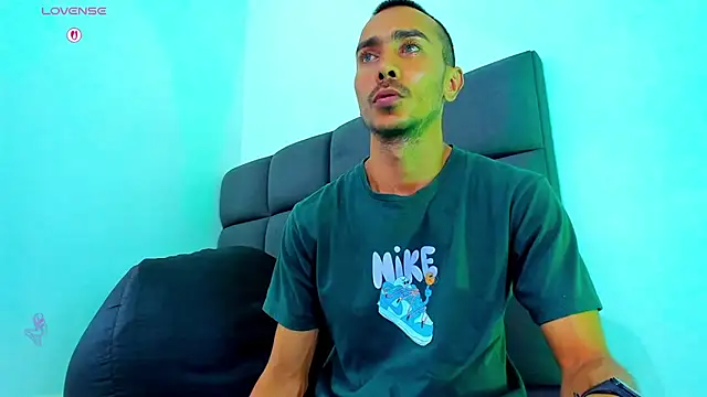 Chat XXX en directo de steven_hott8