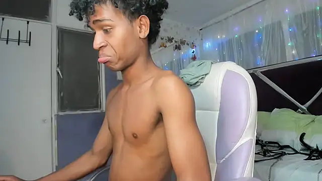 Chat XXX en directo de Santy_bigcock_01