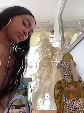 Chat +18 de MonicaSex_ ao vivo