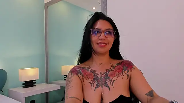 sharlott18 Chat XXX in diretta