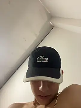 Lander_Cruz: διαδικτυακό σόου στην κάμερα