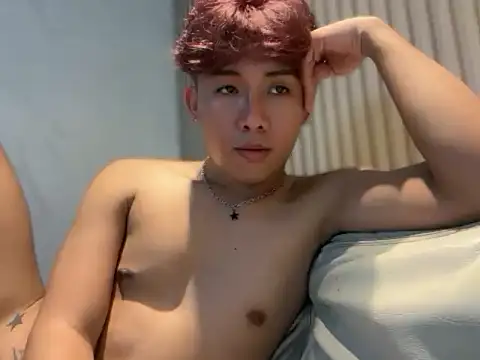 dangerzone0122 élő XXX-chatje