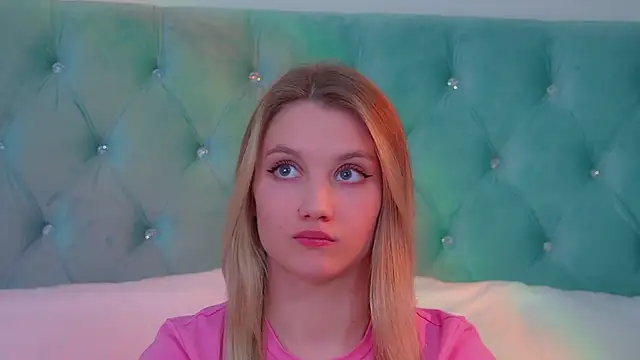 StacyEvances live XXX chat