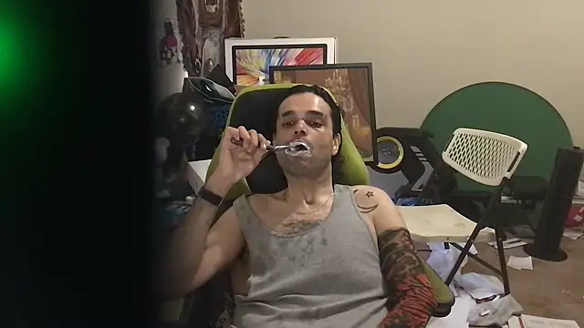 Show modela KungFuPanda001 na web-kameri