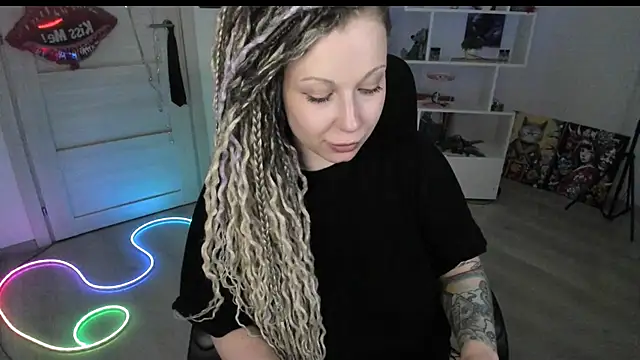 HoneySallyMoore's Live XXX Chat