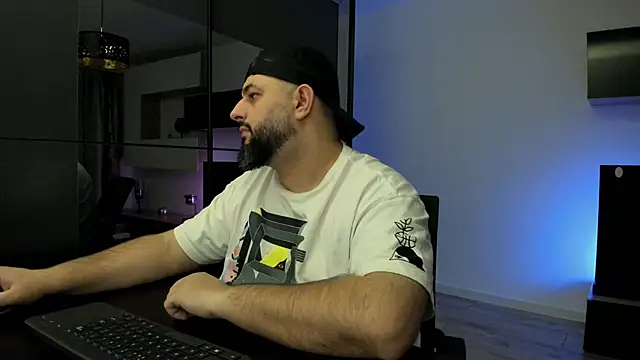 Živý XXX chat DravenPeak