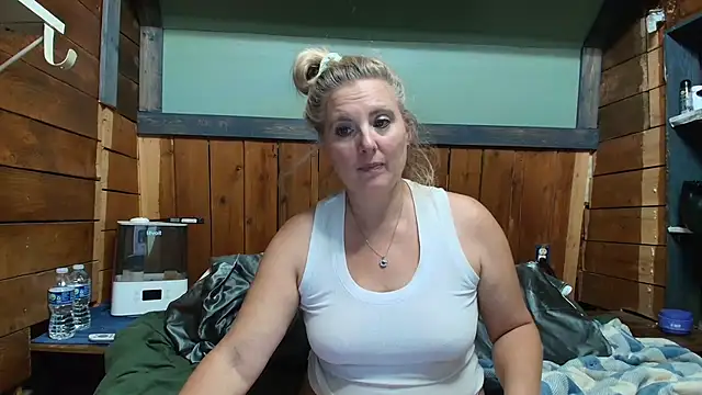 XXX chat uživo modela lisaxlovexxx