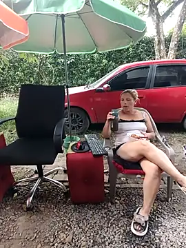 Pokazy przed kamerką – hotandfierylatinos2023