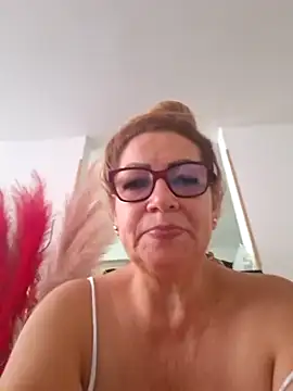 gisela27's Live XXX Chat