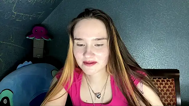 CarmelaLiebherr Adlı Modelin Canlı XXX Sohbeti