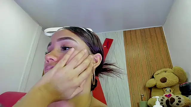 MarianaManzur 即時 XXX 聊天