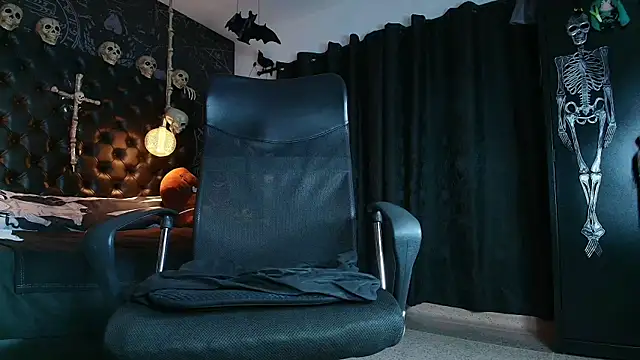 Онлайн чат XXX AlexHoe_