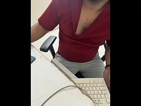 Chat +18 de FlirtyxBoy ao vivo