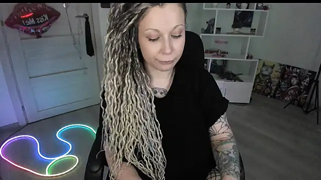 XXX chat uživo modela HoneySallyMoore