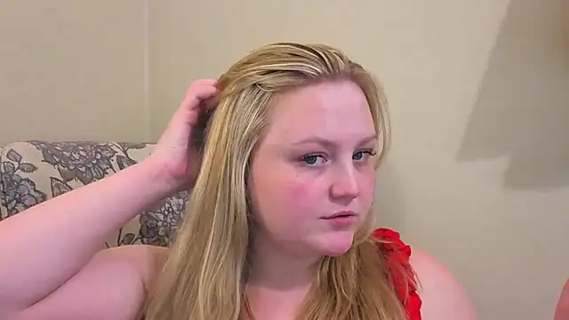 PhatAssBlond's Webcam Show